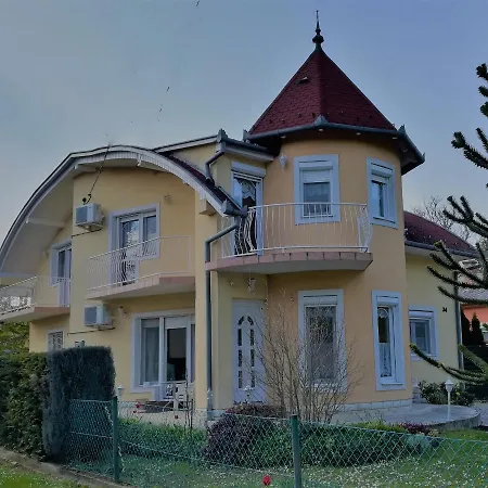 Mercedesz Ii. Apartament